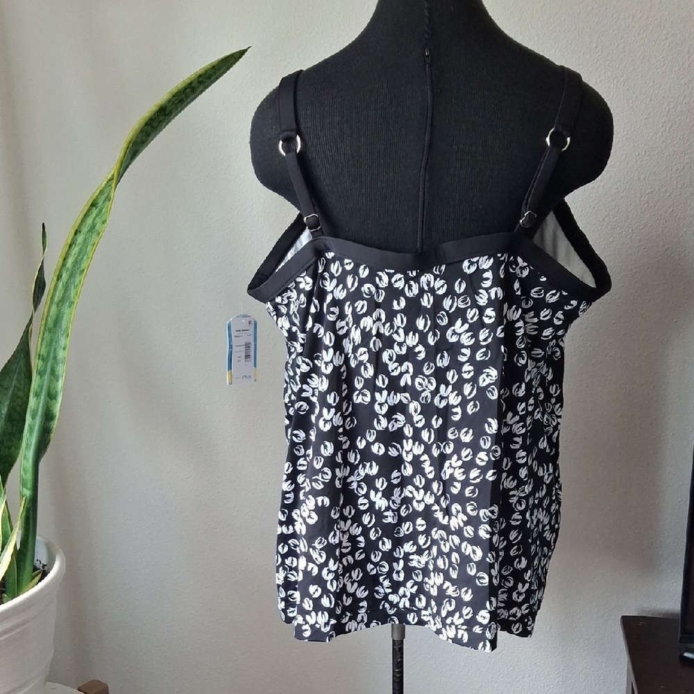 Swim Solutions Black and White Boxy Tank Top - Picture 6 of 10